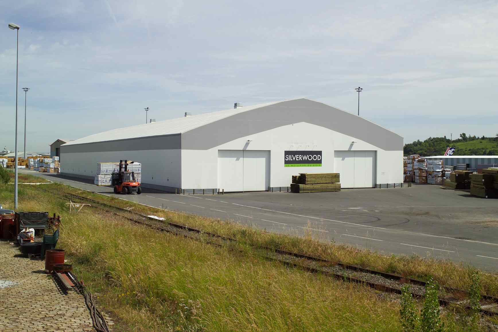 Temporary fabric warehouses Vs permanent fabric warehouses: What’s the difference? 